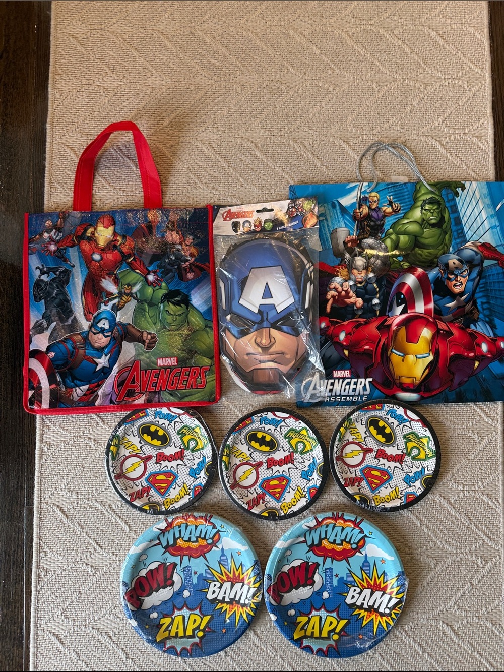 Marvel Avengers Birthday Party Plates Masks Gift Bags - NEW